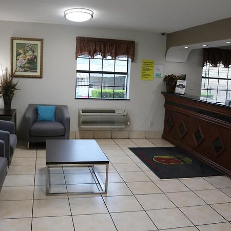 מלון Super 8 By Wyndham San Antonio/I-35 North מראה חיצוני תמונה