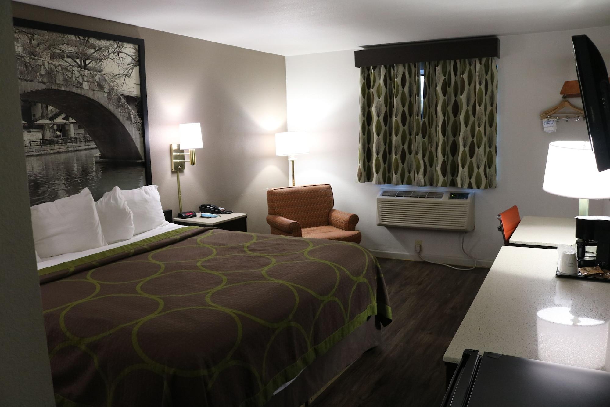 מלון Super 8 By Wyndham San Antonio/I-35 North מראה חיצוני תמונה