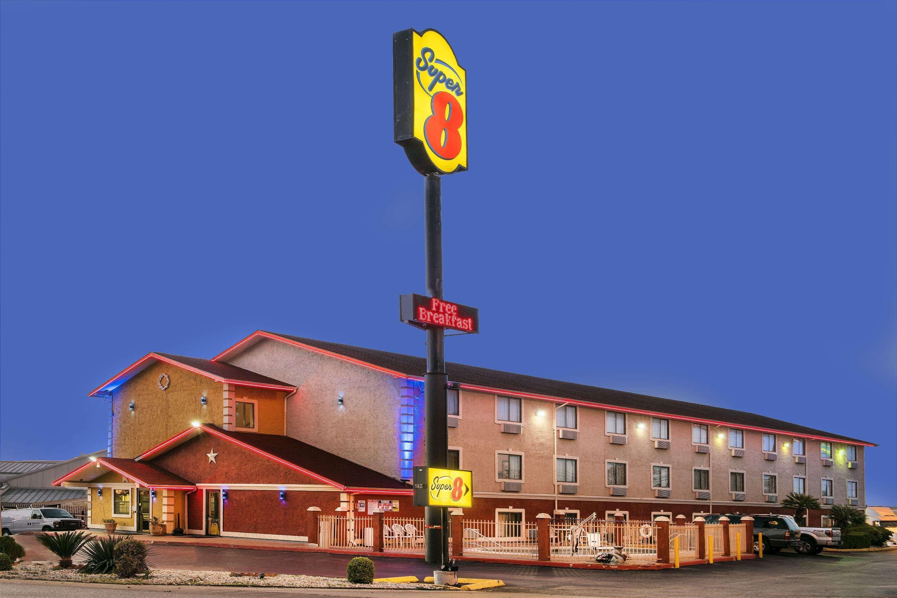 מלון Super 8 By Wyndham San Antonio/I-35 North מראה חיצוני תמונה