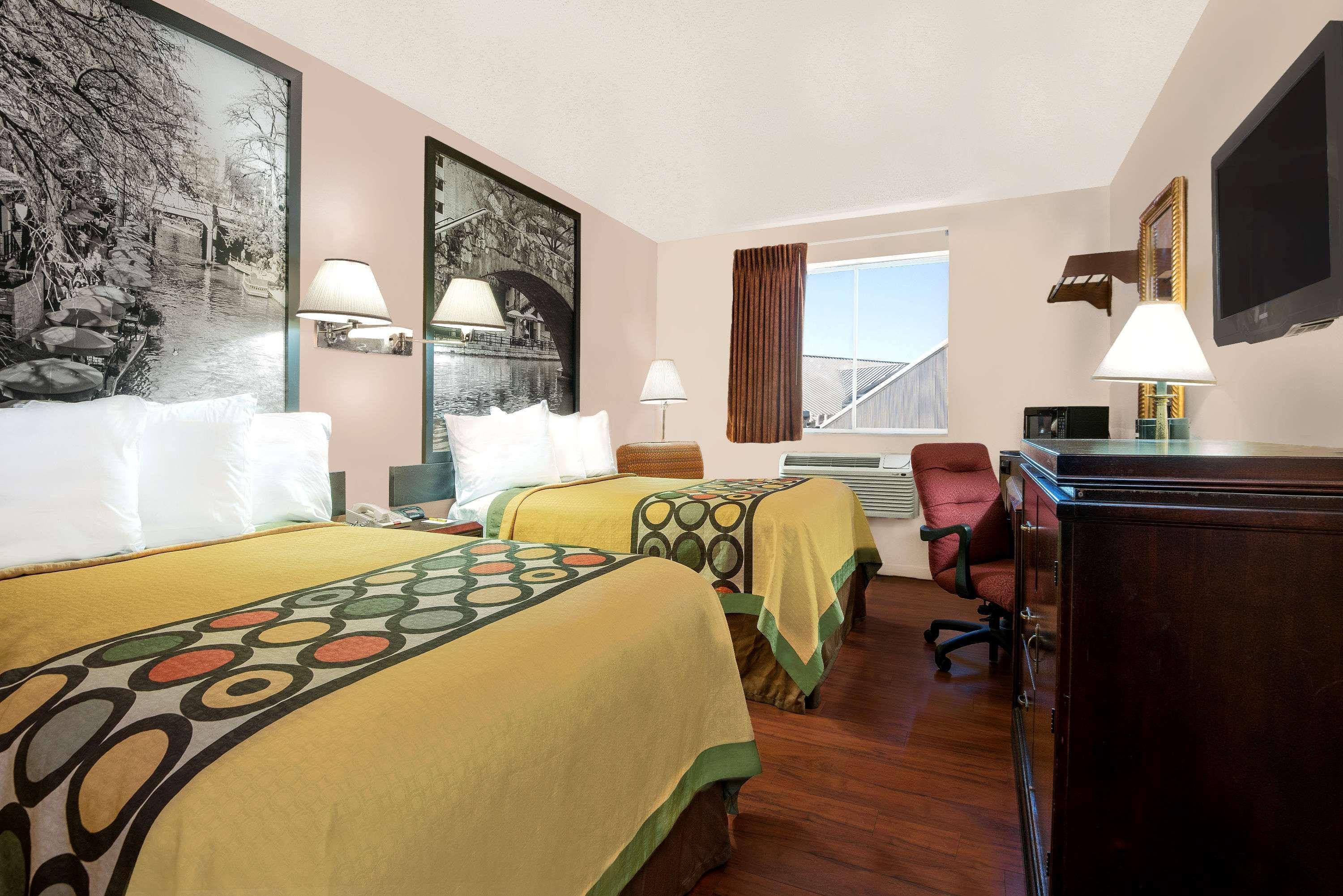 מלון Super 8 By Wyndham San Antonio/I-35 North מראה חיצוני תמונה